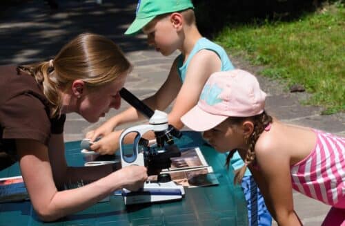 Výukové programy pro školy a doprovodné akce pro veřejnost v Zoo Ostrava